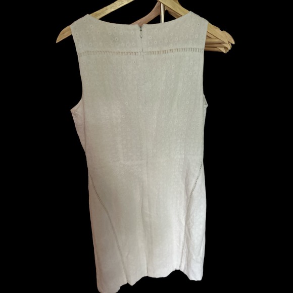 Gianni Bini Sleeveless White Eyelet Dress. A-line back zippered. Size 8 - Picture 2 of 4